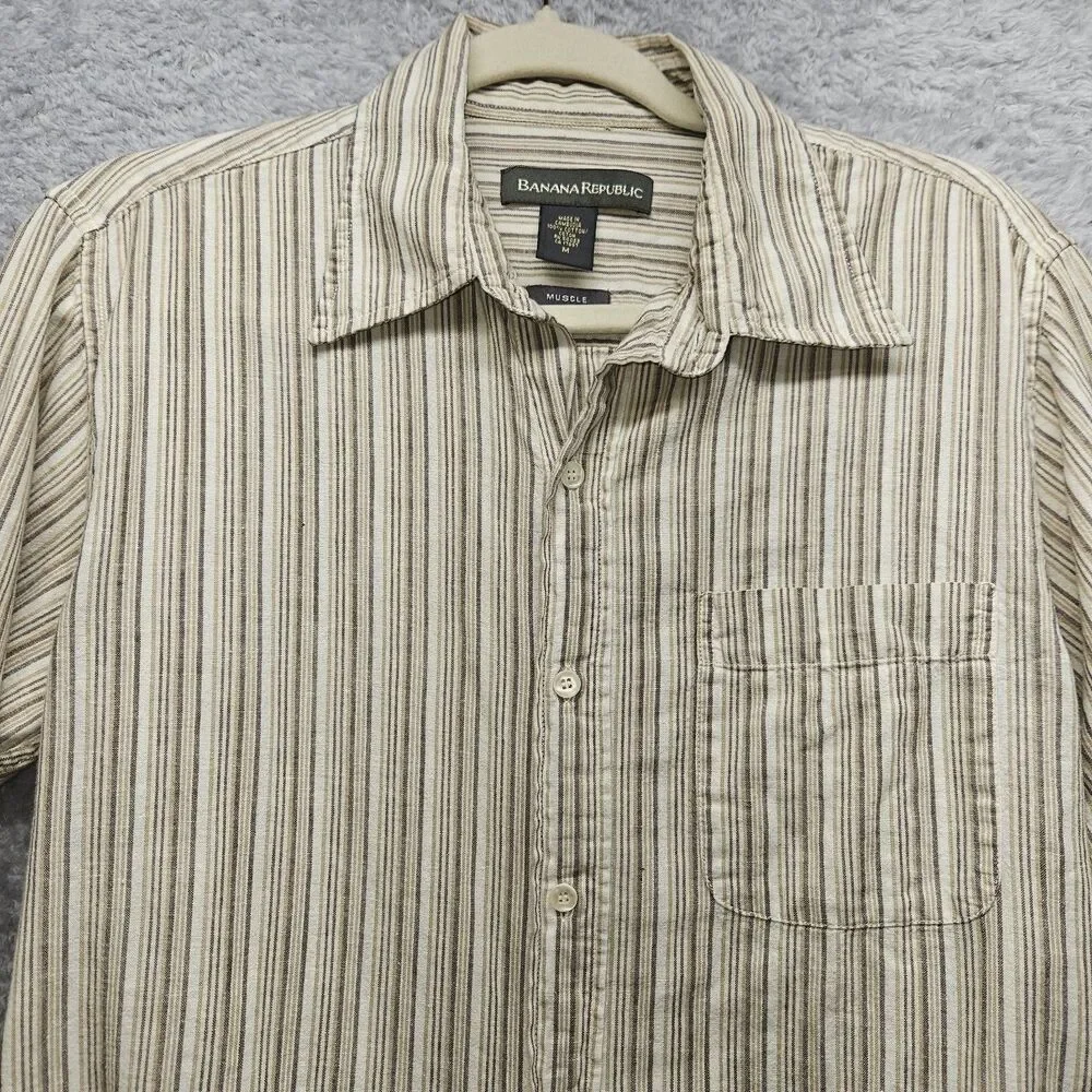 Banana Republic Mens Tan Muscle Button Up Shirt Medium Stripe Longsleeve Cotton